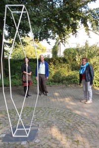 Op het ronde plein in de oprit naar Kerkstraat 3