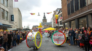 Wie windt ons op en zet de klok gelijk op de torenklok van de Sint Steven?