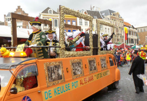 De 'Lange Eend' van de 55-jarige Keulse Pot op de Grote Markt