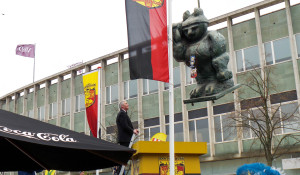 De Ridder van Knotsenburger in de lucht - De Prinsenonderscheidingen heeft hij al te pakken (Fot; Ad Lansink)