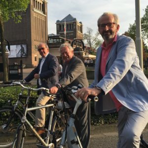 De verslaggever mocht ook een stukje Oranjesingel rijden (Foto: Leo Schrijver)